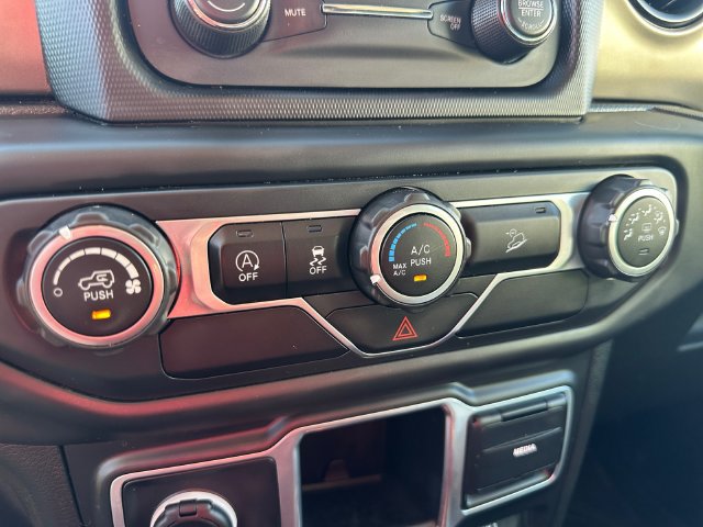 Used 2018 Jeep Wrangler Unlimited Sport AWD/4WD image 19