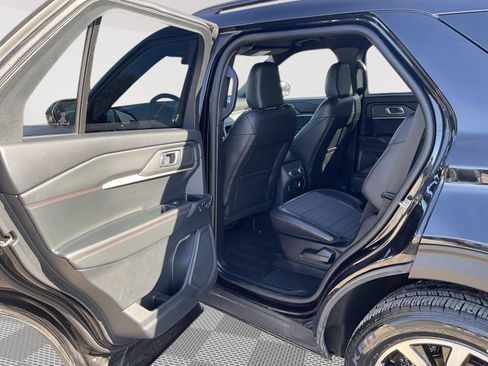 Used 2025 Ford Explorer ST-Line AWD/4WD image 16