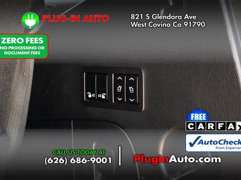 Used 2020 GMC Yukon Denali w/ Denali Premium Package AWD/4WD image 16