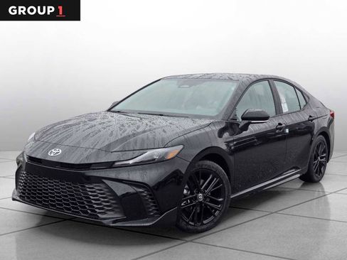 New 2026 Toyota Camry SE image 1