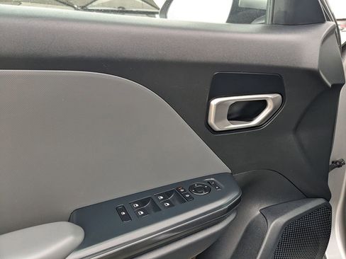 Used 2025 Kia K4 LXS image 14