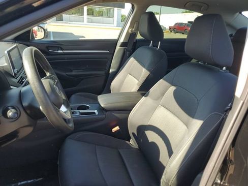 Used 2022 Nissan Altima 2.5 SV FWD image 7