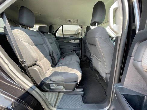 Used 2025 Ford Explorer Active AWD/4WD image 24