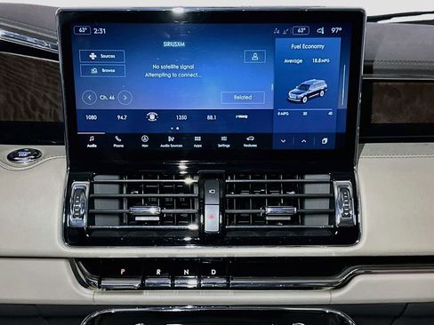 Used 2022 Lincoln Navigator L Reserve w/ Monochromatic Package image 11