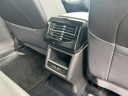 Used 2024 Volkswagen ID.4 2WD image 43