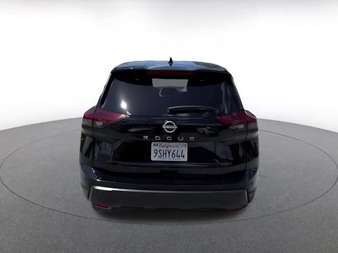 Used 2025 Nissan Rogue SV FWD image 12