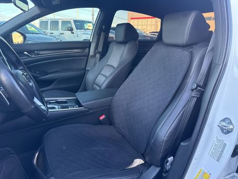 Used 2020 Honda Accord Sport image 12