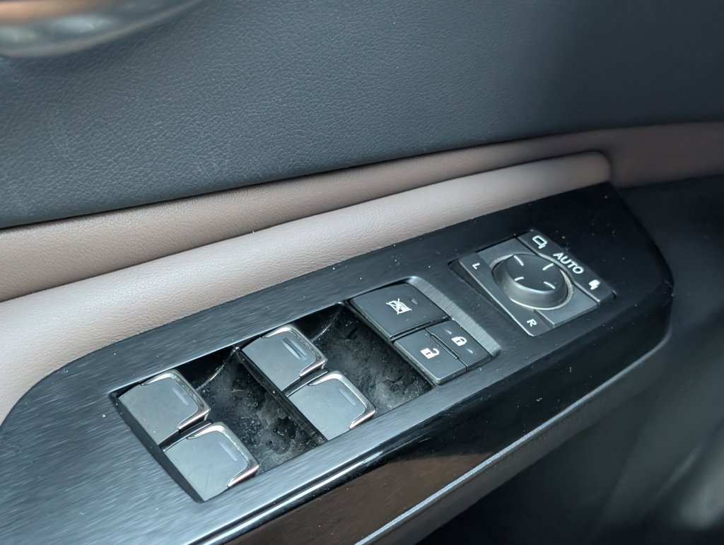 Used 2023 Lexus ES 300h w/ Premium Package FWD image 14
