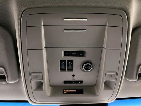 Used 2020 Chevrolet Tahoe Premier AWD/4WD image 36