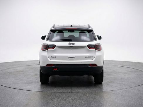 Used 2025 Jeep Compass Trailhawk AWD/4WD image 7