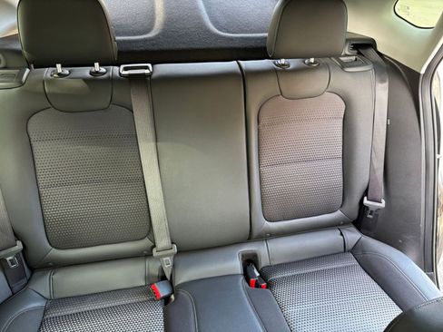 Used 2025 Chevrolet Trax LT image 32