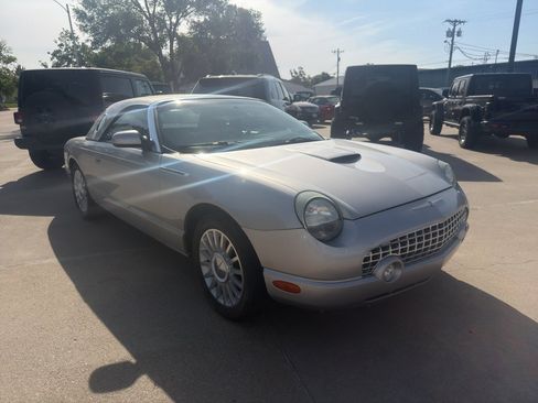 Used 2005 Ford Thunderbird RWD image 2