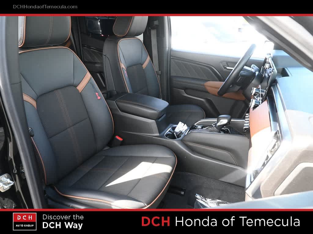 Used 2024 GMC Canyon AT4 w/ Technology Package AWD/4WD image 21