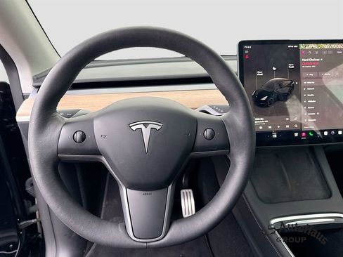 Used 2023 Tesla Model Y Performance image 12