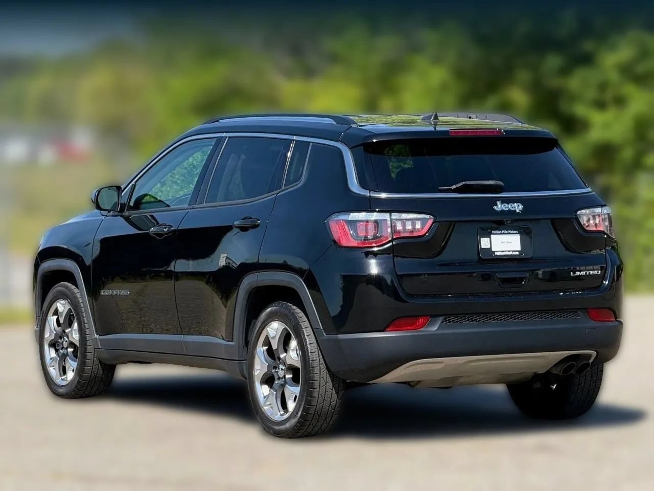 Used 2019 Jeep Compass Limited FWD image 10