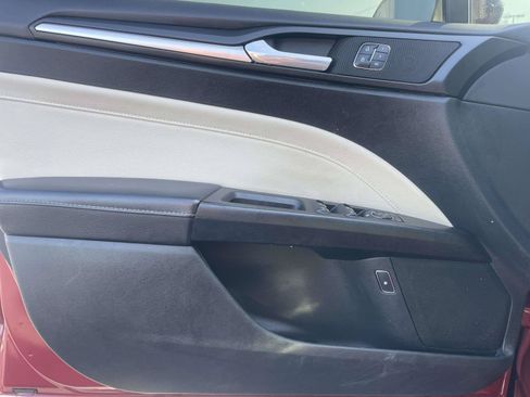 Used 2017 Ford Fusion Energi Titanium FWD image 15