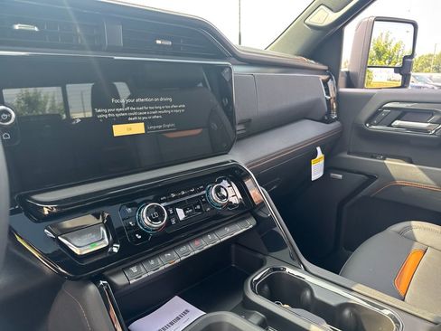New 2026 GMC Sierra 2500 AT4 w/ AT4 Premium Plus Package AWD/4WD image 19