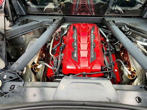 Used 2025 Chevrolet Corvette Stingray Preferred Cpe w/ Body-Color Dual Roof Package image 24