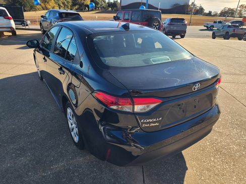 Used 2024 Toyota Corolla LE image 6