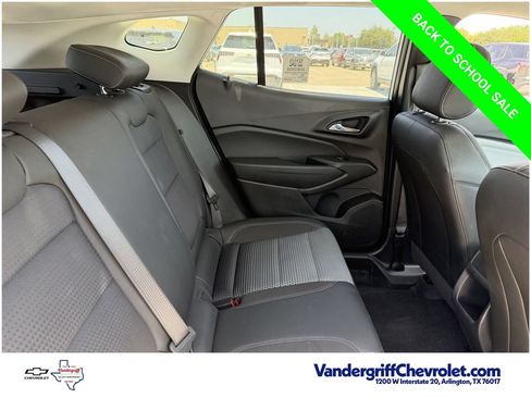 Used 2025 Chevrolet Trax LT w/ LT Convenience Package FWD image 27