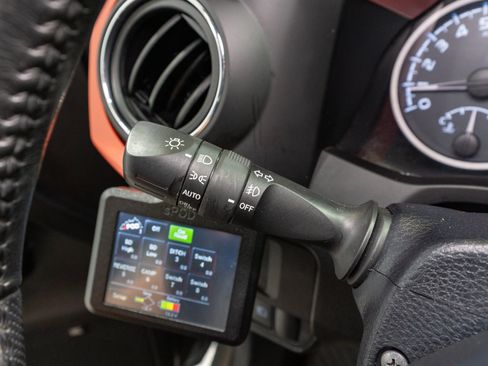 Used 2019 Toyota Tacoma TRD Off-Road AWD/4WD image 35