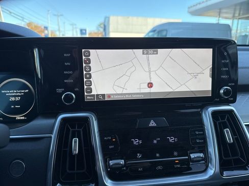 Used 2023 Kia Sorento SX image 12