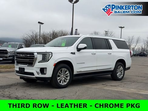Used 2022 GMC Yukon XL SLT w/ SLT Premium Package image 2