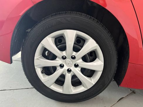 Used 2021 Toyota Corolla LE FWD image 15
