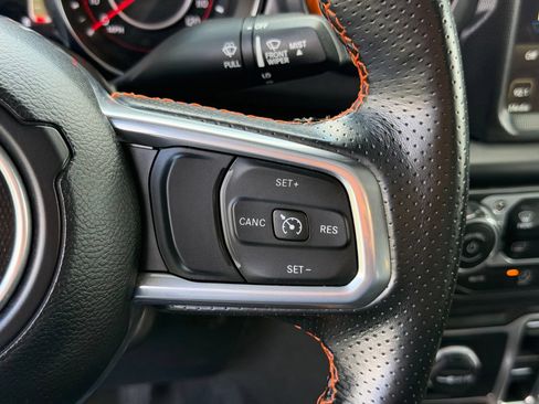 Used 2022 Jeep Gladiator Mojave w/ Cold Weather Group AWD/4WD image 18