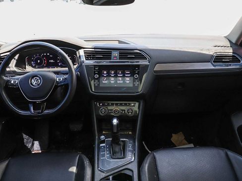 Used 2020 Volkswagen Tiguan SEL FWD image 12