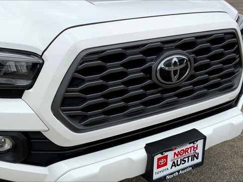 Used 2022 Toyota Tacoma TRD Sport w/ Technology Package RWD image 29