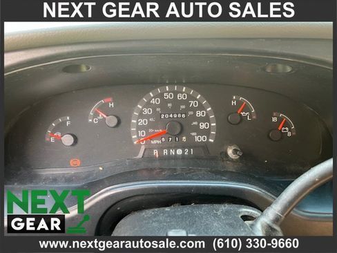 Used 2000 Ford E-150 and Econoline 150 RWD image 9