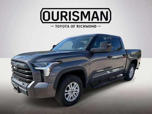 Used 2022 Toyota Tundra SR5 w/ SR5 Convenience Package AWD/4WD image 10