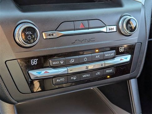 Certified 2020 Ford Explorer XLT w/ Equipment Group 202A image 20