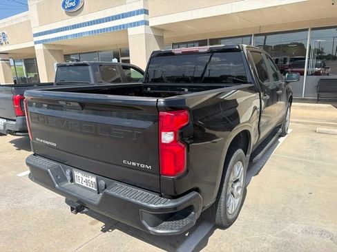 Used 2020 Chevrolet Silverado 1500 Custom w/ Custom Value Package RWD image 3