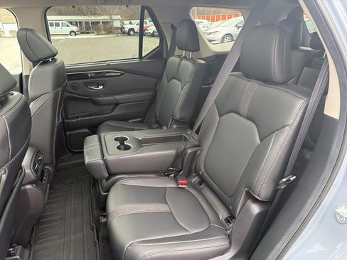Used 2025 Honda Pilot Touring image 23