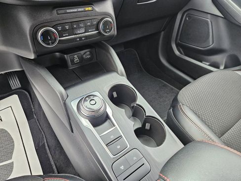 Used 2025 Ford Escape ST-Line image 24