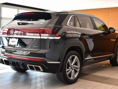 Used 2024 Volkswagen Atlas Cross Sport SEL R-Line AWD/4WD image 6