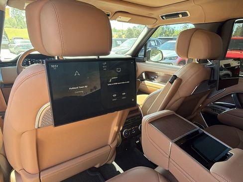 Used 2025 Land Rover Range Rover Autobiography AWD/4WD image 25