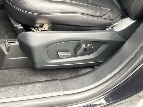 Used 2020 Ford Explorer XLT w/ Equipment Group 202A AWD/4WD image 14