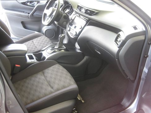 Used 2021 Nissan Rogue Sport SV FWD image 33