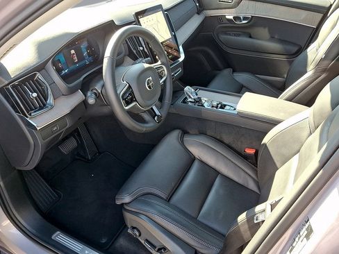 Certified 2026 Volvo XC90 B5 Ultra AWD/4WD image 17