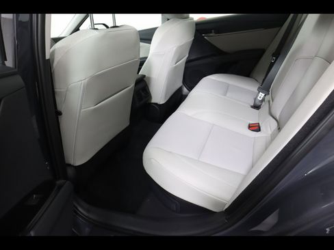 Used 2026 Toyota Camry XLE image 15