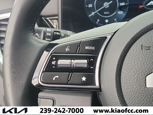 Certified 2025 Kia Seltos X-Line AWD/4WD image 23