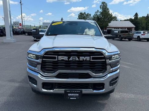 Used 2025 RAM 2500 Big Horn AWD/4WD image 8