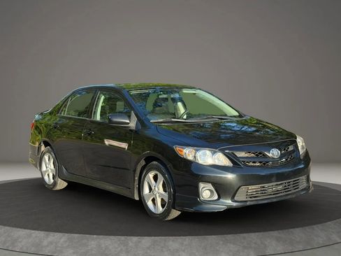 Used 2011 Toyota Corolla S FWD image 3
