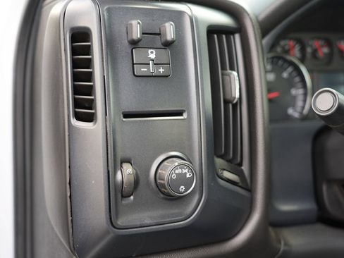 Used 2018 Chevrolet Silverado 3500 W/T AWD/4WD image 22