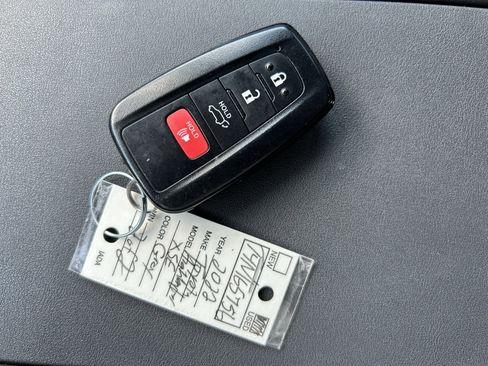 Used 2022 Toyota Highlander XSE AWD/4WD image 29