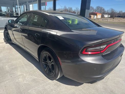 Used 2022 Dodge Charger SXT image 3