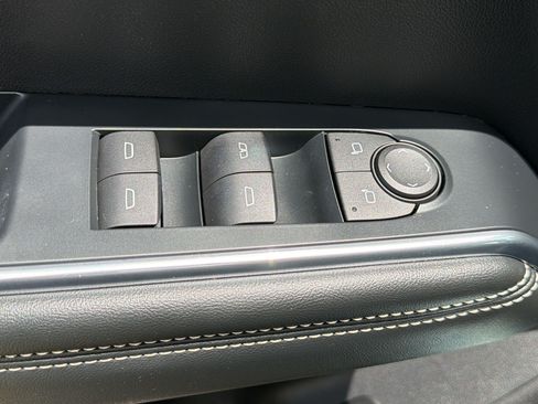Used 2024 GMC Acadia Elevation w/ Luxury Package FWD image 21